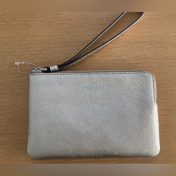 Coach Gold Wristlet NWT - Picture 5 of 5